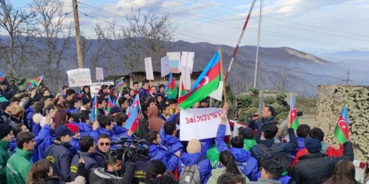 Şuşa-Xankəndi yolunda keçirilən etiraz aksiyası iştirakçılarının bəyanatı