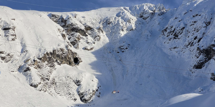 Alp dağlarında qar uçqunu altında qalanların hamısı xilas edilib