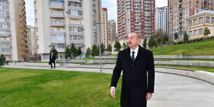 Prezident İlham Əliyev Bakıda Mərkəzi Parkın ikinci hissəsinin açılışında iştirak edib