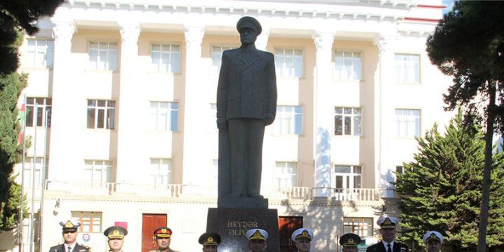 Pakistan HDQ komandanı Hərbi İnstitutu və N hərbi hissəsini ziyarət edib