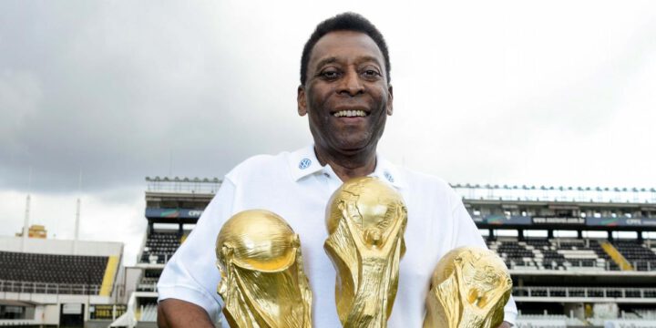 Əfsanəvi futbolçu Pele vəfat edib