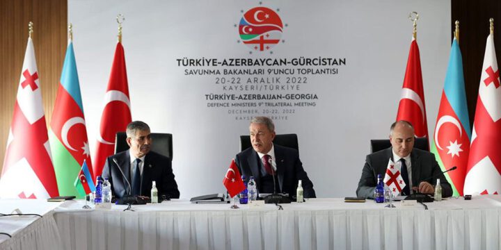 Azərbaycan, Türkiyə və Gürcüstan müdafiə nazirlərinin üçtərəfli görüşü keçirilib