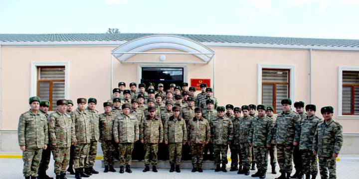 Müdafiə Nazirliyinin rəhbərliyi maddi-texniki təminat hərbi hissəsində olub