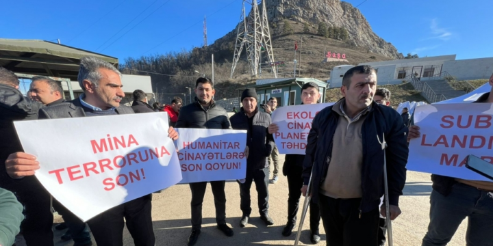 Ermənistanın mina terroru nəticəsində zərər görənlər Laçın-Xankəndi yolunda