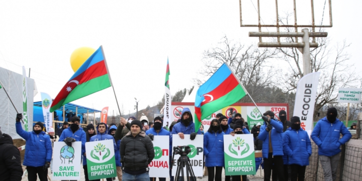 Russian peacekeepers dismantle tents that they set up in area of protests on Lachin-Khankandi road