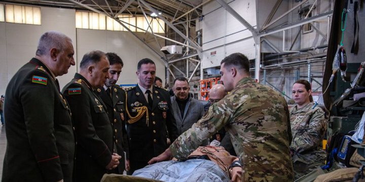 Kərim Vəliyev “Will Rogers” aviasiya bazasını ziyarət edib