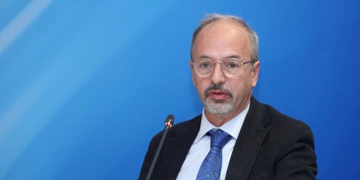 BMT Ali komissarı: Məcburi köçkünlərin hüquqlarının pozulması müharibə cinayətidir