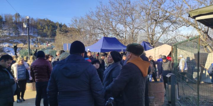 Laçın yolunda aksiyaya qoşulan azərbaycanlıların sayı getdikcə artır