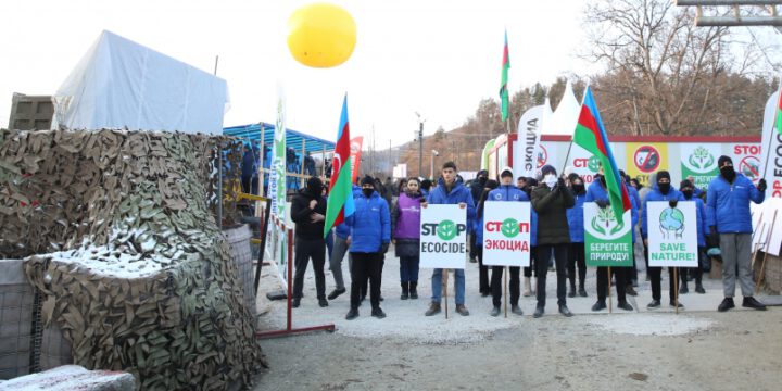 On üçüncü gün: Aksiya iştirakçıları etirazlarını davam etdirir