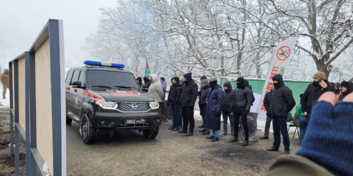 Two more vehicles belonging to Russian peacekeepers passed freely through protest area