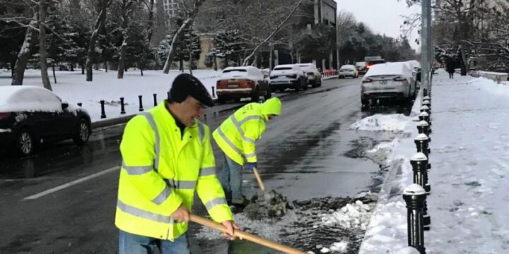 Bakının küçə və prospektləri qardan təmizlənib