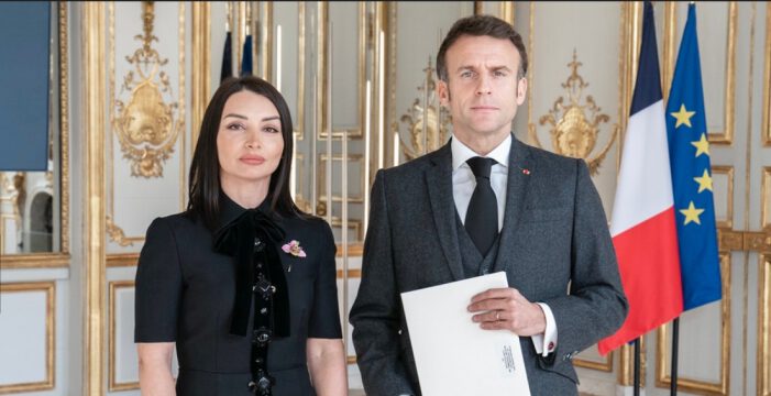 Azerbaijani ambassador presents her credentials to French President