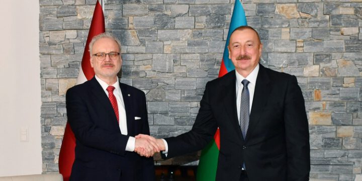 Prezident İlham Əliyevin Davosda Latviya Prezidenti ilə görüşü olub