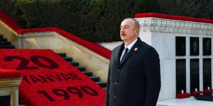 Prezident İlham Əliyev 20 Yanvar faciəsinin 33-cü ildönümü ilə əlaqədar Şəhidlər xiyabanını ziyarət edib