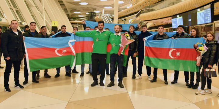 Qarüstü polo üzrə dünya kubokunu qazanmış “Land of Fire” komandası Vətənə qayıdıb