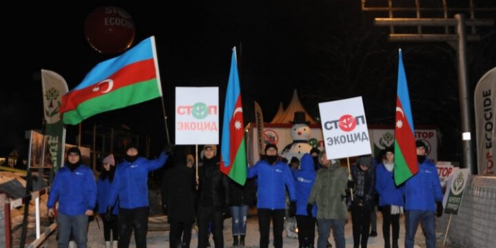 Laçın-Xankəndi yolu: dinc aksiya gecə saatlarında da davam edir