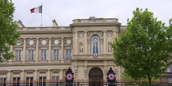 Fransa XİN: Diplomatlara qarşı istənilən hücum qəbuledilməzdir