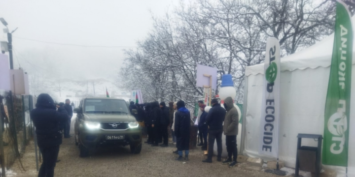 Passenger car belonging to Russian peacekeeping contingent passed through protest area without hindrance