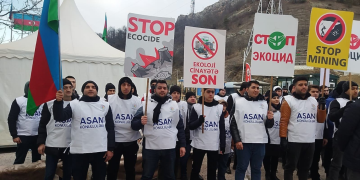 Xankəndi-Laçın yolunda dinc aksiya davam edir