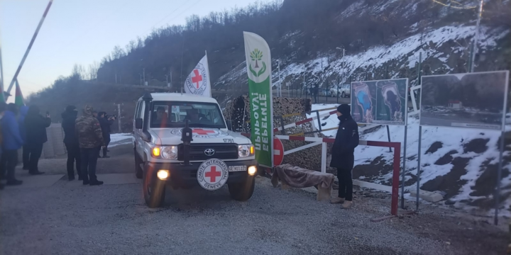 Four more ICRC vehicles passed freely along Lachin-Khankandi road