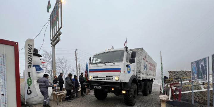 Two vehicles belonging to Russian peacekeepers passed through protest area without hindrance