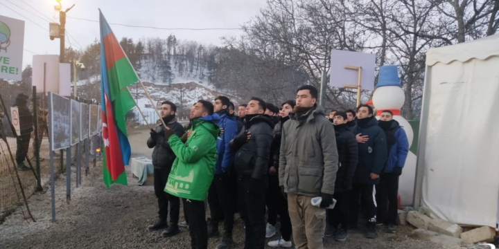 44-cü gün: Təbii sərvətlərimizin qanunsuz istismarına qarşı keçirilən dinc aksiya davam edir