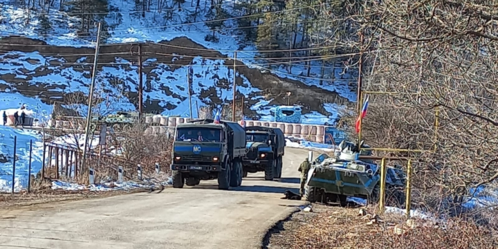 Two more vehicles of Russian peacekeepers passed freely through protest area