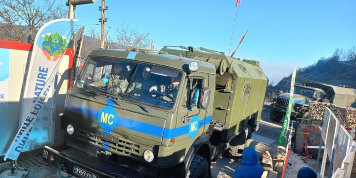 Two more vehicles of Russian peacekeepers passed freely along Lachin-Khankandi road