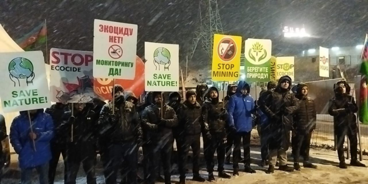 Qarlı havaya baxmayaraq, Laçın yolunda etiraz aksiyası 29 gündür davam edir 