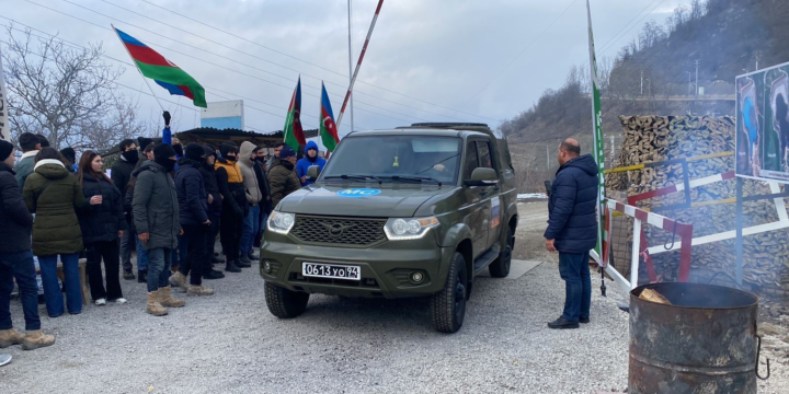 Rusiya sülhməramlılarına aid daha 2 avtomobil Laçın yolundan keçib