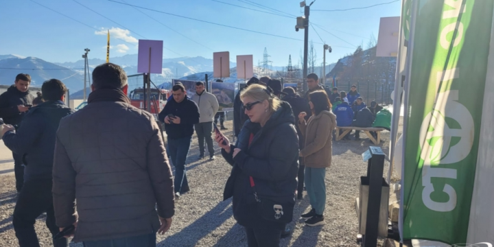 Laçın-Xankəndi yolu: Kanadalı jurnalist və gürcüstanlı bloger aksiya keçirilən əraziyə gəlib