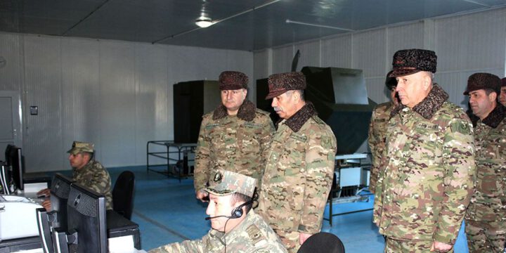 Zakir Həsənov bir neçə hərbi hissənin döyüş hazırlığını yoxlayıb