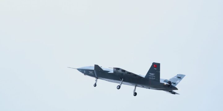 “Bayraktar Kızılelma”nın ikinci uçuşu uğurla baş tutub