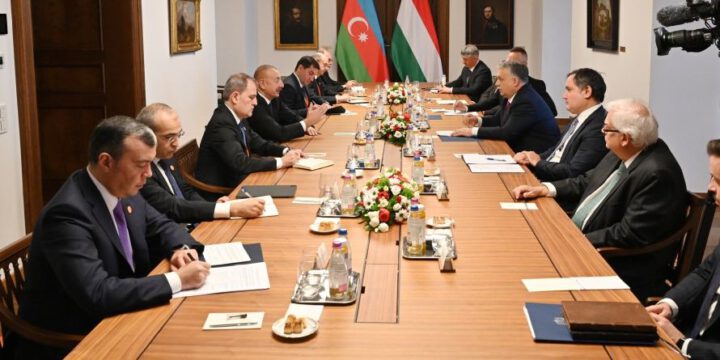 Prezident İlham Əliyevin Macarıstanın Baş naziri Viktor Orban ilə geniş tərkibdə görüşü olub 
