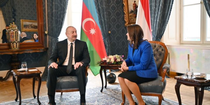 Prezident İlham Əliyev macarıstanlı həmkarını Azərbaycana səfərə dəvət edib