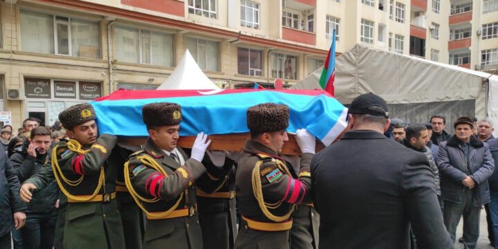 Orxan Əsgərovla vida mərasimi başa çatıb, cənazə İkinci Şəhidlər Xiyabanına yola salınıb