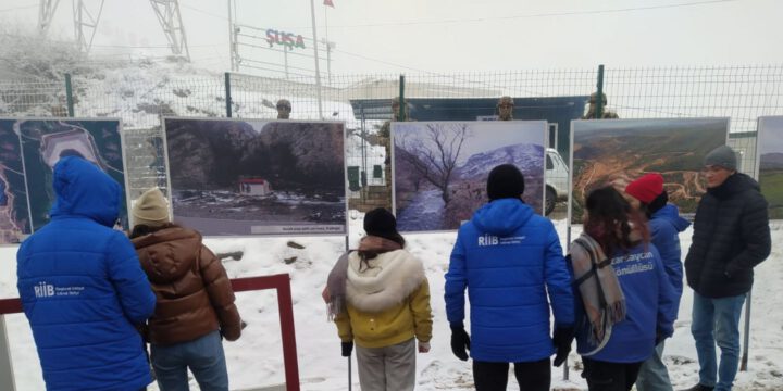 Ekokönüllülərin aksiya keçirdiyi ərazidə fotosərgi təşkil olunub
