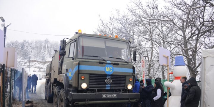 Eleven more vehicles belonging to Russian peacekeepers passed freely along Lachin-Khankandi road