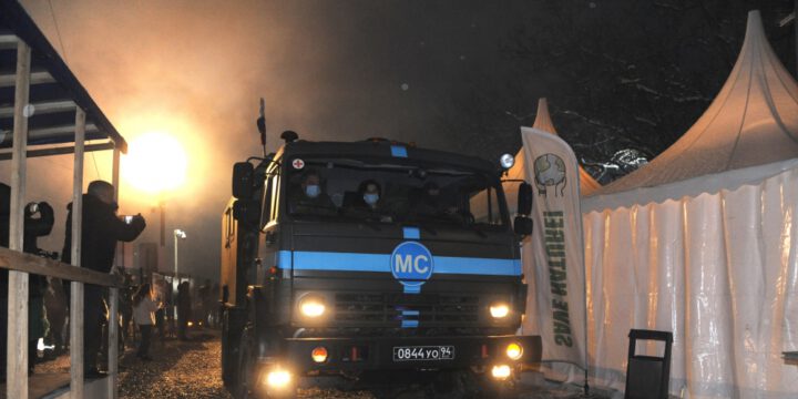 Sülhməramlıların daha iki avtomobili aksiya ərazisindən maneəsiz keçib