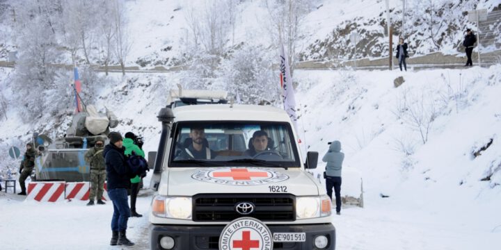 BQXK-nin avtomobillərinin Xankəndidən Laçın istiqamətinə maneəsiz keçidi təmin edilib