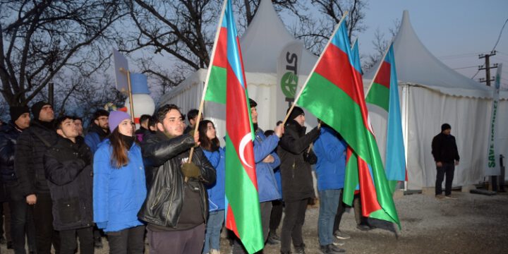 50-ci gün: Aksiya iştirakçıları tələbələrində israrlıdırlar