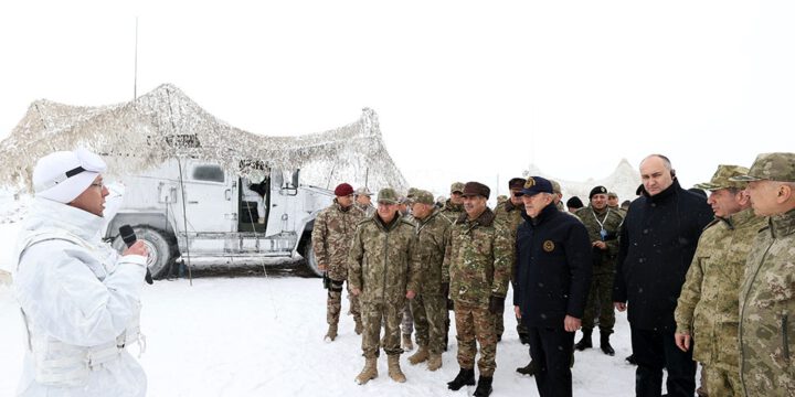 Azərbaycanın müdafiə naziri “Qış təlimi – 2023” təlimini izləyib