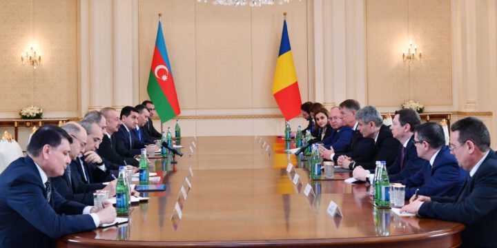 Prezident İlham Əliyevin və Prezident Klaus Yohannisin geniş tərkibdə görüşü olub