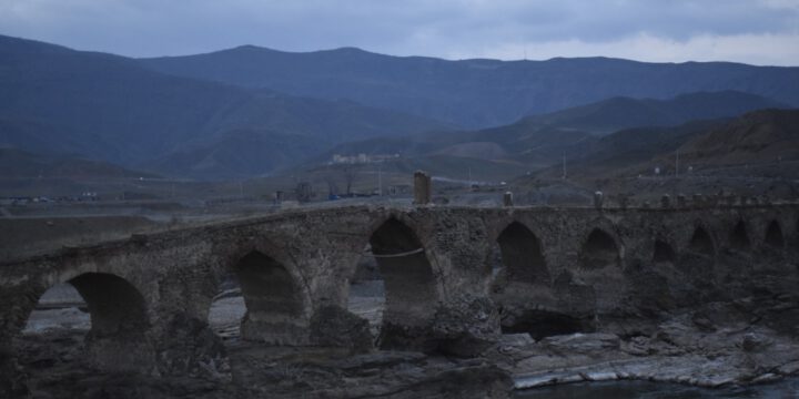 International travelers visit liberated Khudafarin Bridge