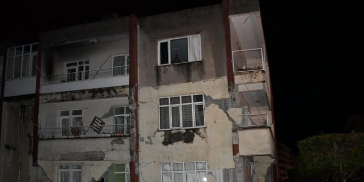 Hataydakı soydaşlarımız evlərinə daxil ola bilmirlər