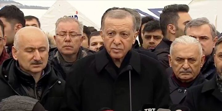 Türkiyə Prezidenti zəlzələ bölgəsinə gedib
