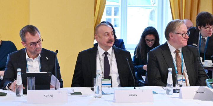 Prezident İlham Əliyev Münxen Təhlükəsizlik Konfransı çərçivəsində enerji təhlükəsizliyi ilə bağlı dəyirmi masada iştirak edib