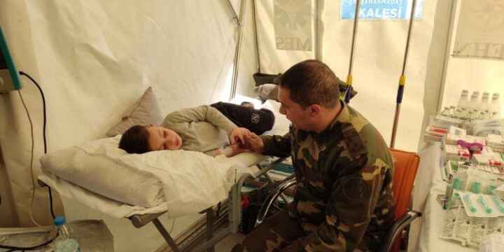 FHN-in Türkiyədəki mobil səhra hospitallarında 167-si azyaşlı olmaqla 930 nəfərə tibbi xidmət göstərilib