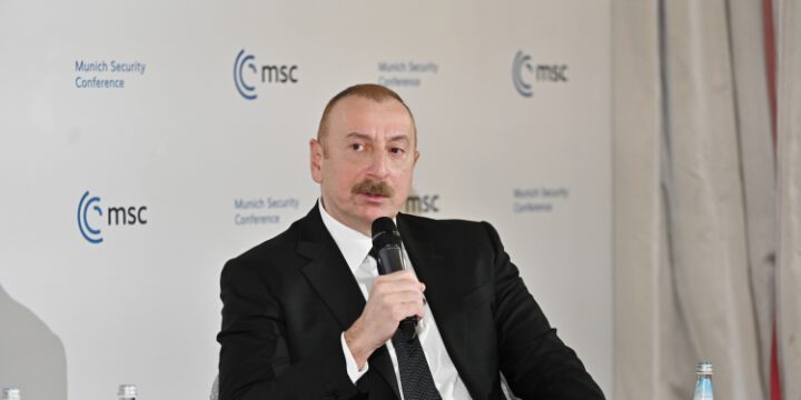 Prezident İlham Əliyev Münxendə “Dağları aşmaq? Cənubi Qafqazda təhlükəsizliyin qurulması” mövzusunda plenar iclasda iştirak edib