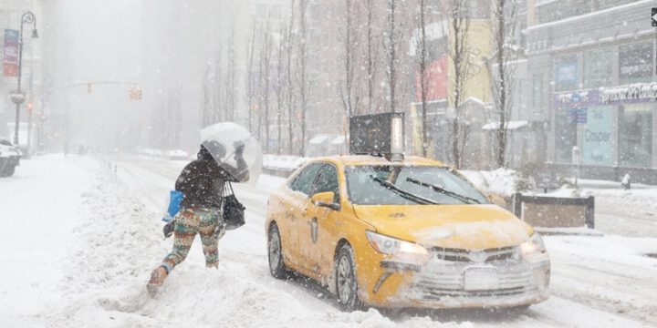 Kaliforniyada qar fırtınası yüz minlərlə evi işıqsız qoyub